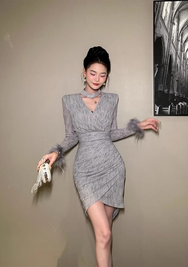 European station V-neck hip-pack dress Spring girl small halter neck sexy pure birthday dress dating short skirt