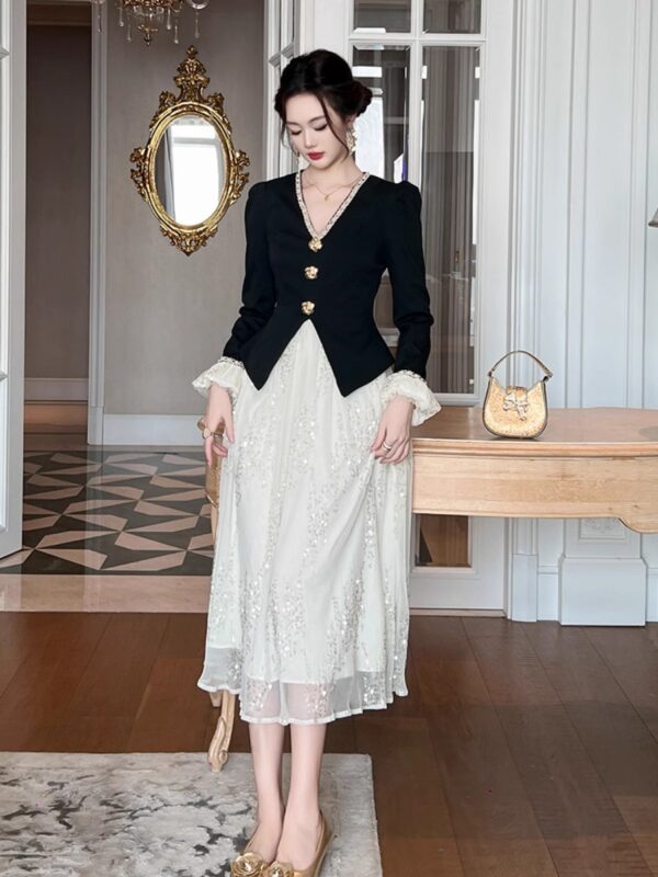 French high-end dress spring and autumn women's waist-hugging temperament V-neck splicing design sense celebrity Xiaoxiang style A-line skirt - Image 2