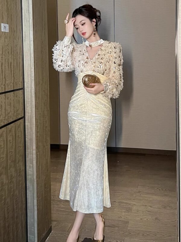 High-end sequin dress 2025 spring new style women's French exquisite V-neck puff sleeve slim velvet dress - Image 2