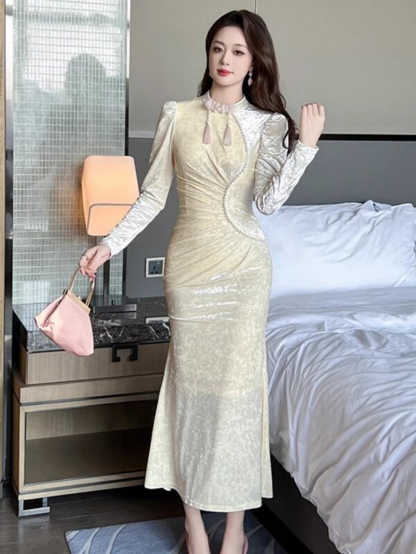 White new Chinese women's autumn and winter base dress with coat knitted turtleneck long velvet fishtail inner skirt