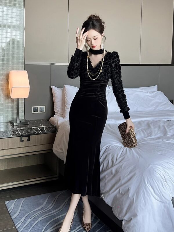 Hepburn style black velvet dress for women in spring 2025 new temperament high-end dress goddess style fish tail skirt - Image 2