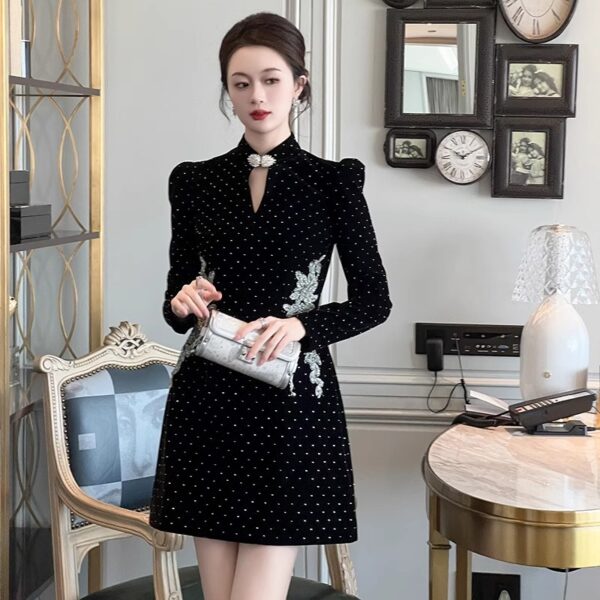 2025 spring clothing new women's clothing heavy industry design sense hot diamond embroidery new Chinese style improved cheongsam dress 21601