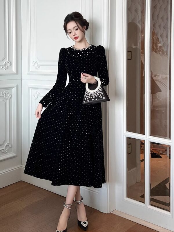 Heavy Industry European Station Beaded Dress 2025 New French Hepburn Style High-end Velvet Skirt - Image 2