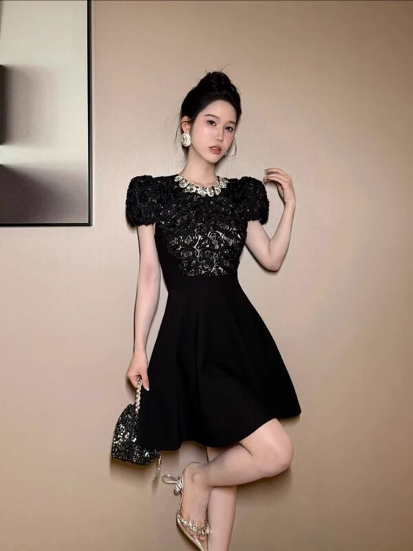 Super fairy celebrity girl embroidered lace dress short splicing design European station heavy industry black A-line skirt - Image 2
