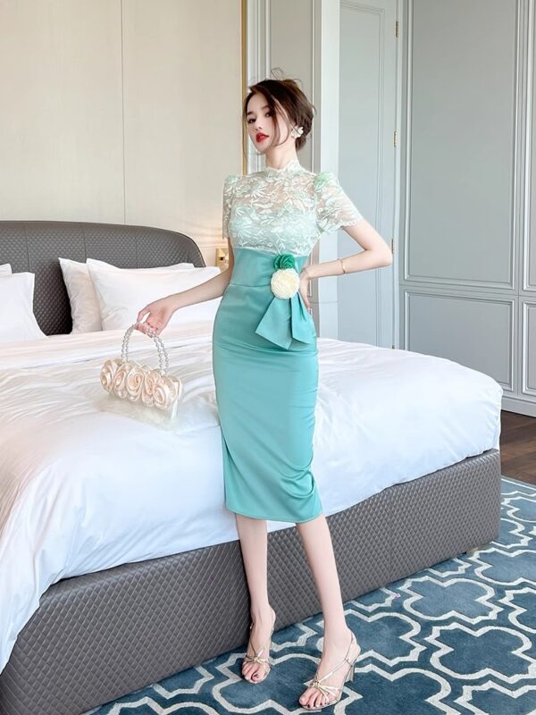 New Chinese style dress for women, small, new green lace spliced ​​satin waist-packing hip mid-length skirt - Image 2