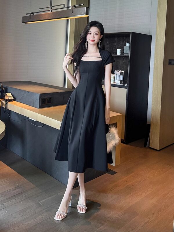 European station French waist-hugging and slimming black short-sleeved dress summer temperament Hepburn style small black skirt dress