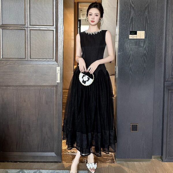 High-waisted sleeveless Hepburn style mesh dress for women in summer French banquet high-end splicing design a-line long skirt - Image 2