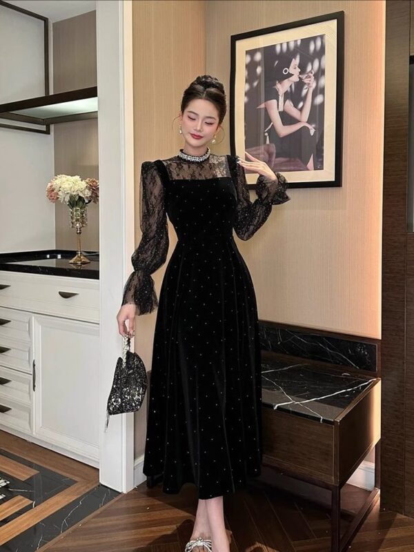 French European station high-end exquisite Hepburn style waist-closing and flesh-covering belly-slimming to make women look velvet A-line long skirt - Image 2