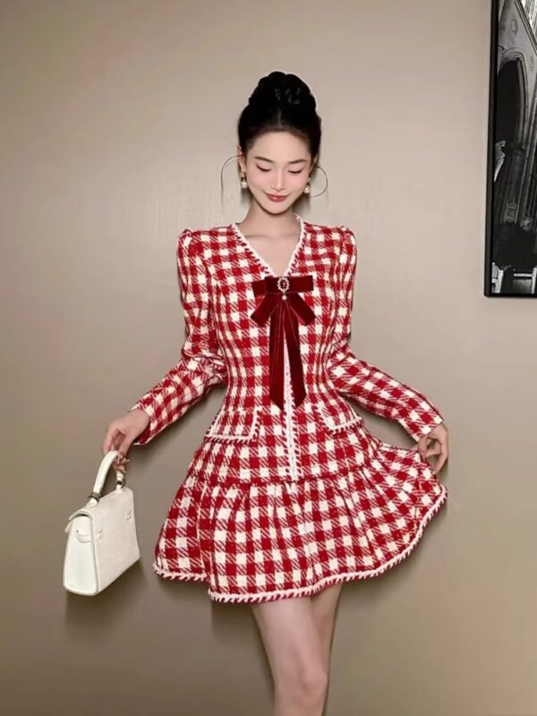 2025 new red plaid wool dress for women in winter temperament, small person with high-end a-line short skirt