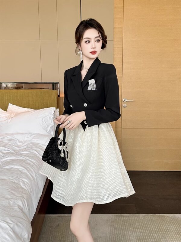 European station contrasting color splicing suit dress for women in early spring style, small commuting, slim temperament, waist-hugging A-line skirt