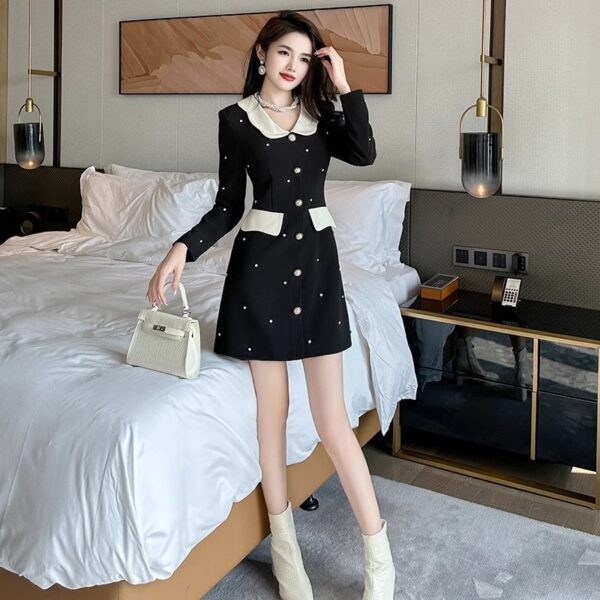 2025 autumn and winter new style women's small fragrance style doll collar age reduction diamond waist A-line black dress 30648