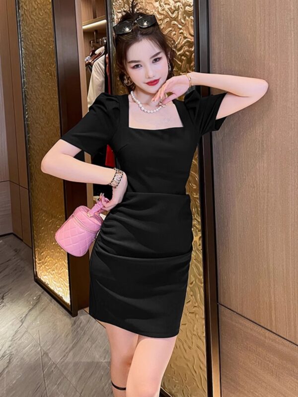 European station high-end square collar dress for women 2025 summer new small short-sleeved solid-color hip-pack skirt