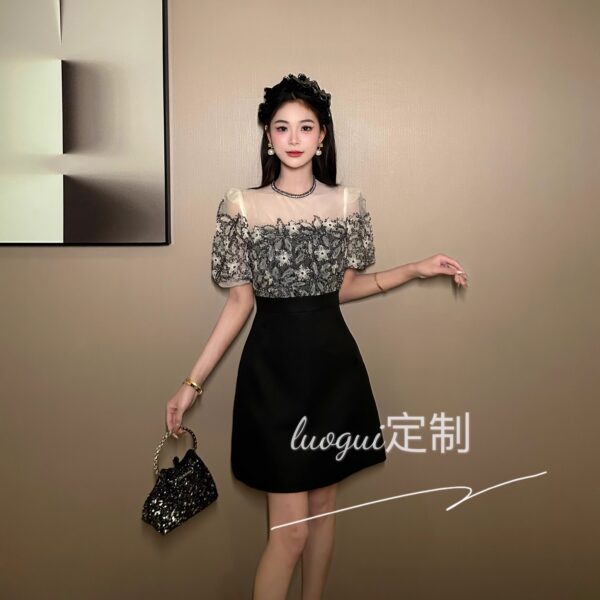 [Original Huahua] Lace retro celebrity little black dress splicing design sense waist-hugging temperament dress 21499