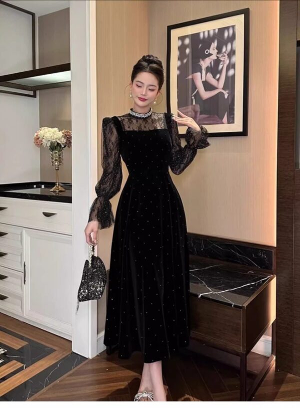 French European station high-end exquisite Hepburn style waist-closing and flesh-covering belly-slimming to make women look velvet A-line long skirt
