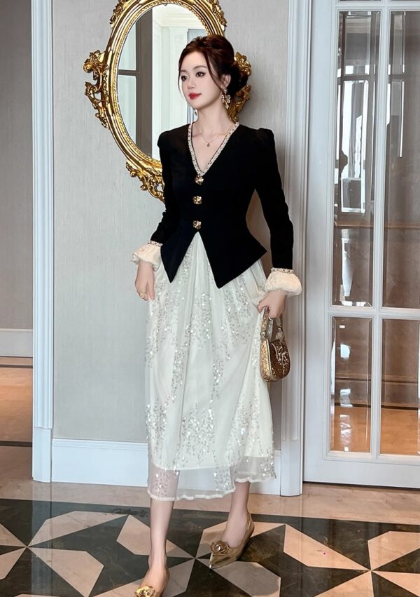 French high-end dress spring and autumn women's waist-hugging temperament V-neck splicing design sense celebrity Xiaoxiang style A-line skirt