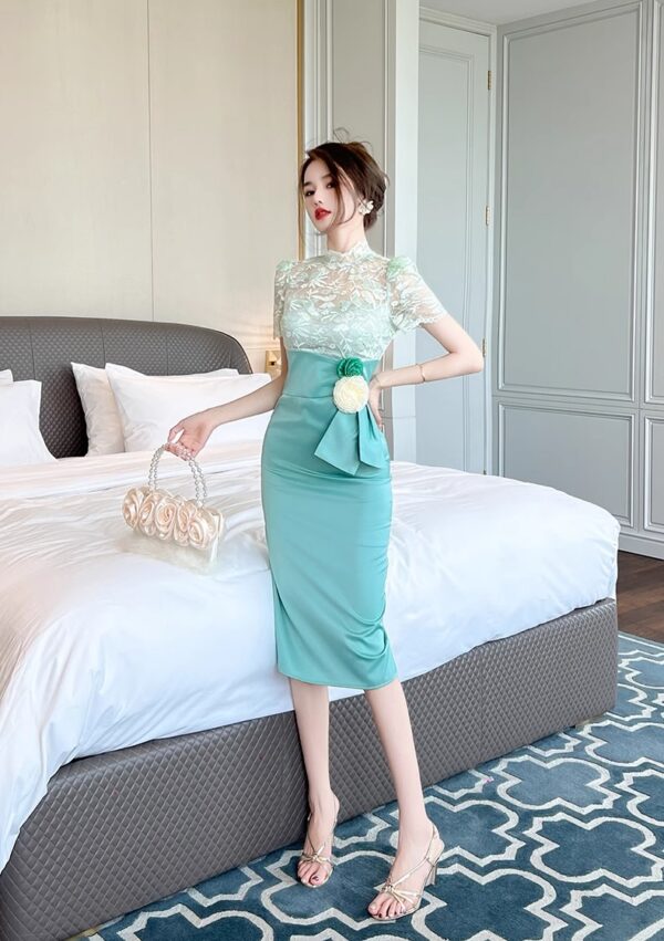 New Chinese style dress for women, small, new green lace spliced ​​satin waist-packing hip mid-length skirt