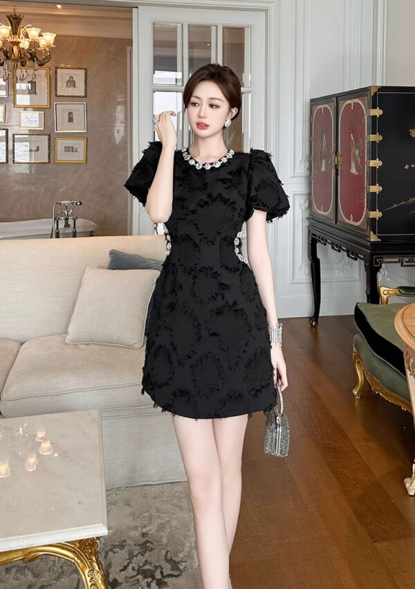 European station Hepburn style black skirt summer women's puff sleeve heavy industry dress temperament waist-hugging and slimming A-line dress