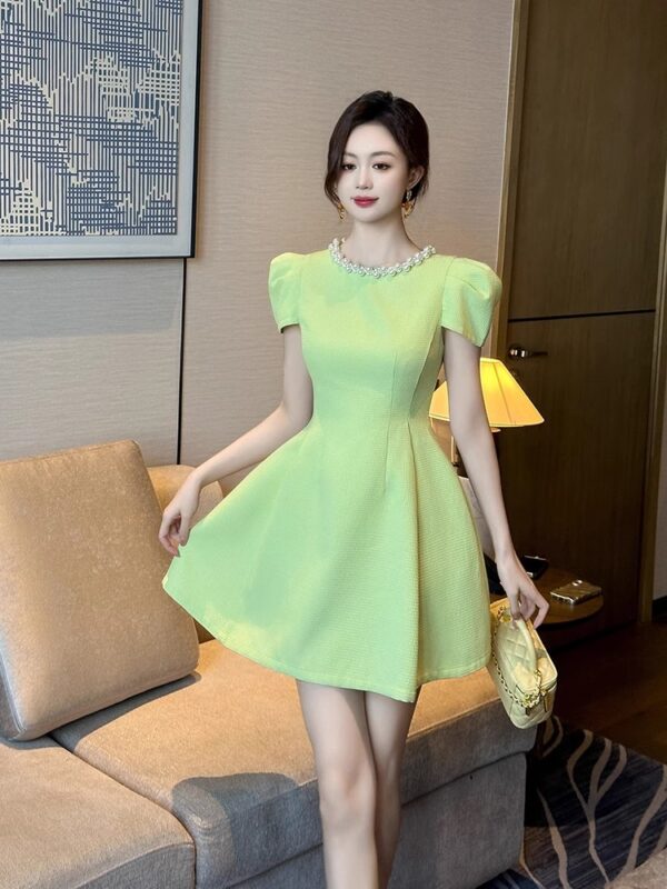 Green simple and generous dress summer female celebrity puff sleeve niche design high-end light luxury temperament short skirt - Image 3