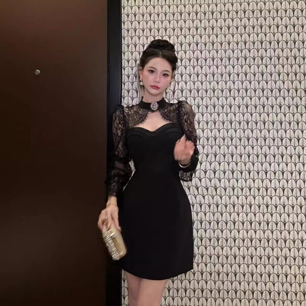 Lace dress for autumn and winter women's long-sleeved high-end feel, waist-hugging and slimming temperament Hepburn style small black skirt inside - Image 3
