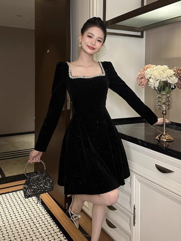 European station annual meeting dress light luxury high-end Hepburn style little black skirt famous socialite square collar spring velvet dress women - Image 3