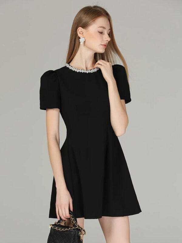 DONEED2025 spring and summer new elegant small fragrance style light luxury heavy industry beaded round neck waist-hugging slim dress for women - Image 3