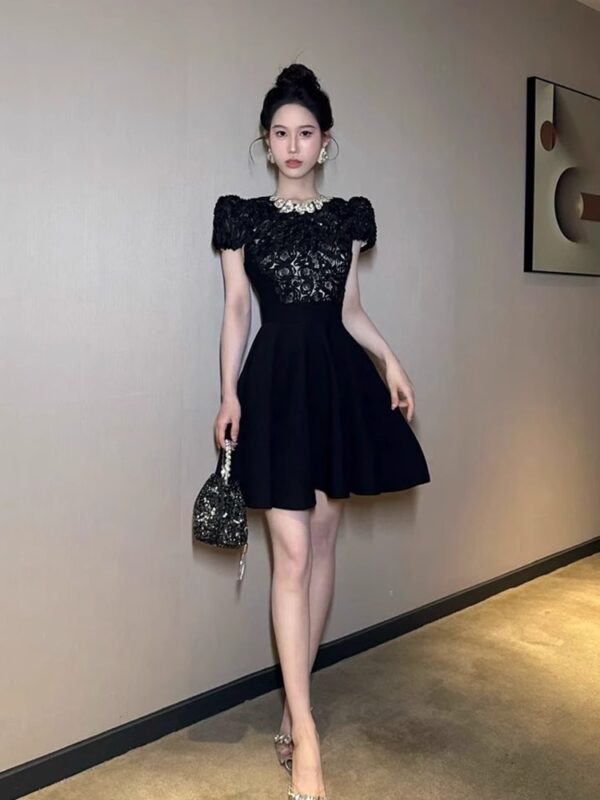 Super fairy celebrity girl embroidered lace dress short splicing design European station heavy industry black A-line skirt - Image 3