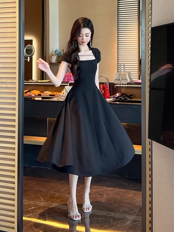 European station French waist-hugging and slimming black short-sleeved dress summer temperament Hepburn style small black skirt dress - Image 3