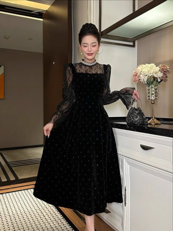 French European station high-end exquisite Hepburn style waist-closing and flesh-covering belly-slimming to make women look velvet A-line long skirt - Image 3