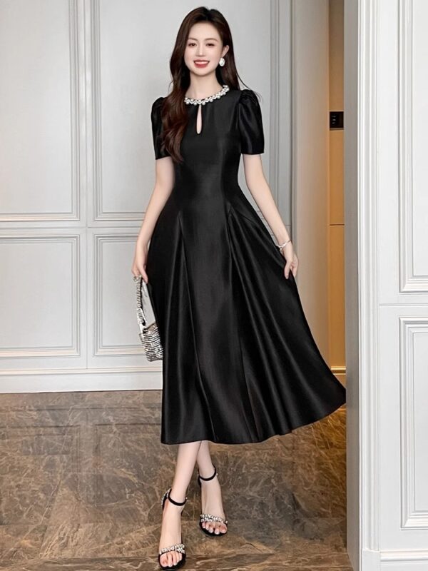 European station dress for women in summer new light luxury high-end feel waist-hugging and slimming temperament big hem skirt pearl round neck - Image 3