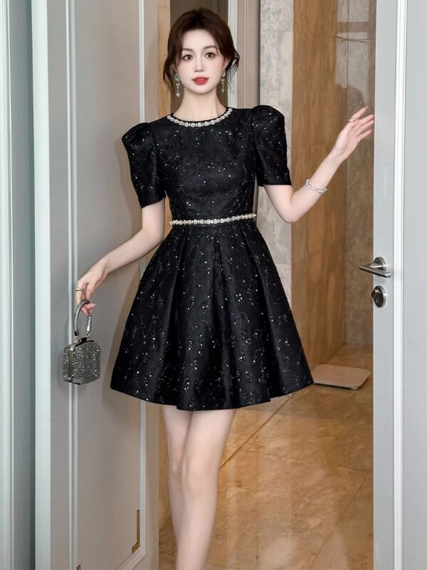 European station small dress for women in summer 2025 new light luxury high-end pear-shaped body waist-hugging A-line skirt - Image 3
