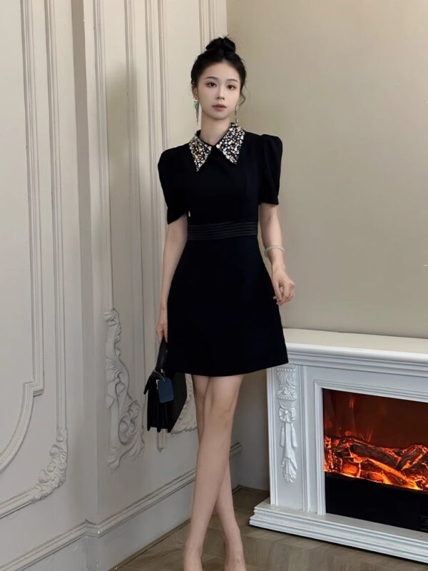 European station black dress women summer high-end feeling Hepburn style famous socialite rich girl polo collar waist-hugging skirt - Image 2