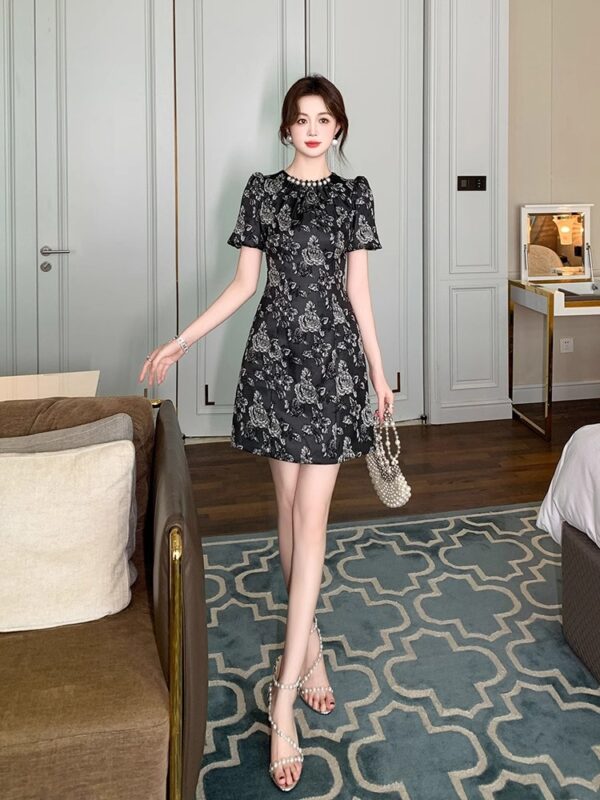 Small floral floral dress French black skirt women's summer jacquard cloth temperament high-end and mature style A-line skirt - Image 3