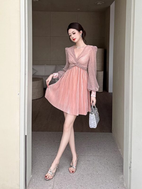 2025 spring new style women's French high-end temperament V-neck waist slimming fashionable mesh bright silk A-line dress - Image 3