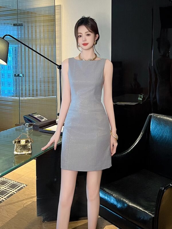 2025 new skirt this year's popular French commuting temperament one-shoulder sleeveless slim hip-pack dress - Image 3