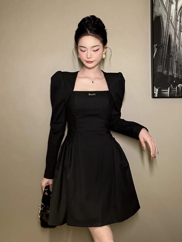 European station pinched the waist Hepburn style black skirt with temperament slim and high-end French early spring dress commuting women's clothing - Image 4
