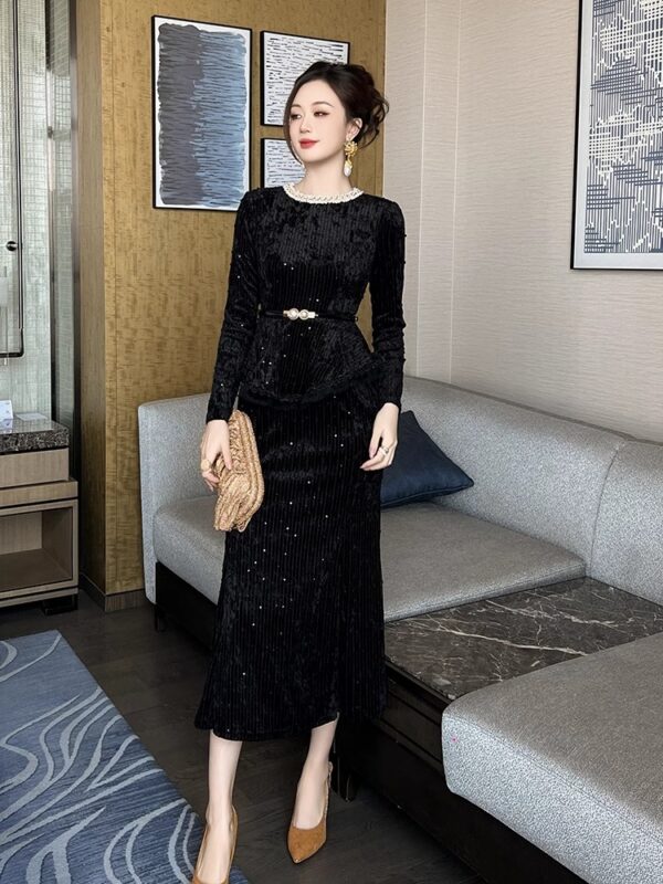 Light luxury high-end banquet evening dress for women in autumn and winter new velvet dress with waist slimming and fake two-piece fishtail skirt - Image 4
