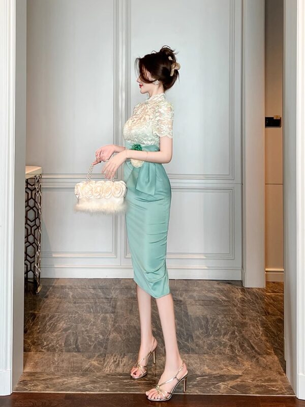 New Chinese style dress for women, small, new green lace spliced ​​satin waist-packing hip mid-length skirt - Image 4