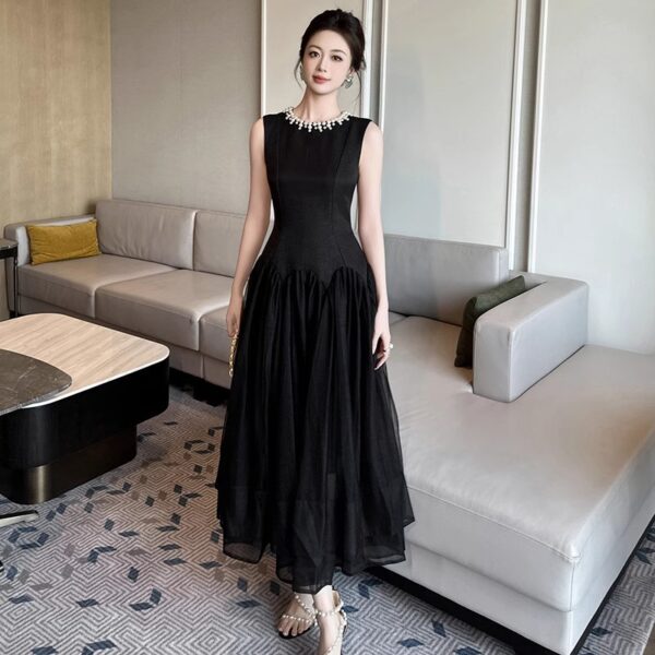 High-waisted sleeveless Hepburn style mesh dress for women in summer French banquet high-end splicing design a-line long skirt - Image 4
