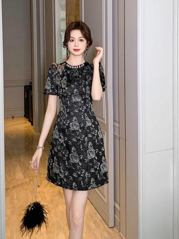 Small floral floral dress French black skirt women's summer jacquard cloth temperament high-end and mature style A-line skirt - Image 4