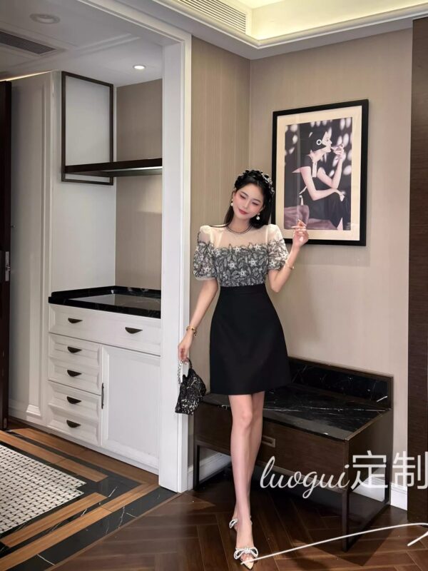 [Original Huahua] Lace retro celebrity little black dress splicing design sense waist-hugging temperament dress 21499 - Image 4