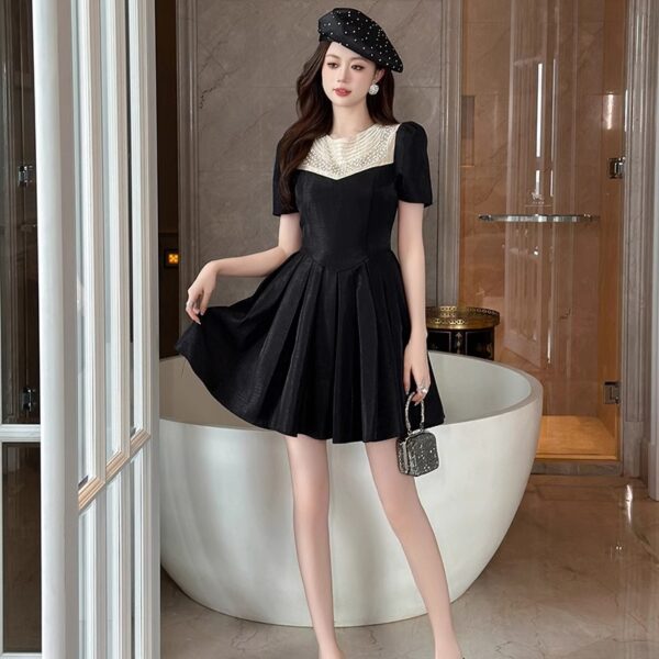 2025 summer new women's French heavy industry design sense pearl round neck high waist slim black dress 80188 - Image 5