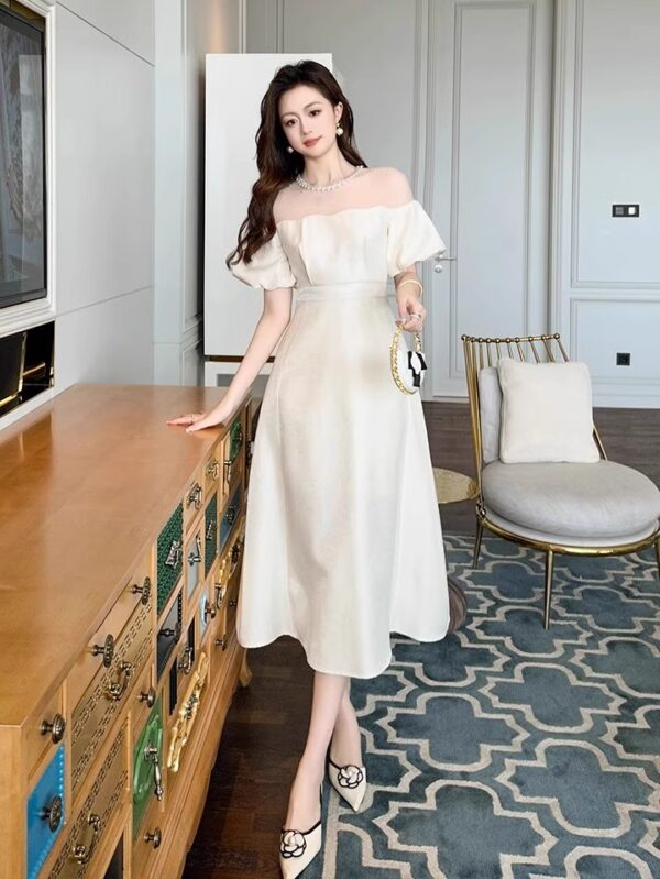 French Hepburn style banquet dress, small black skirt, waist-closing puff sleeve temperament dress, women's summer light luxury high-end feeling - Image 5