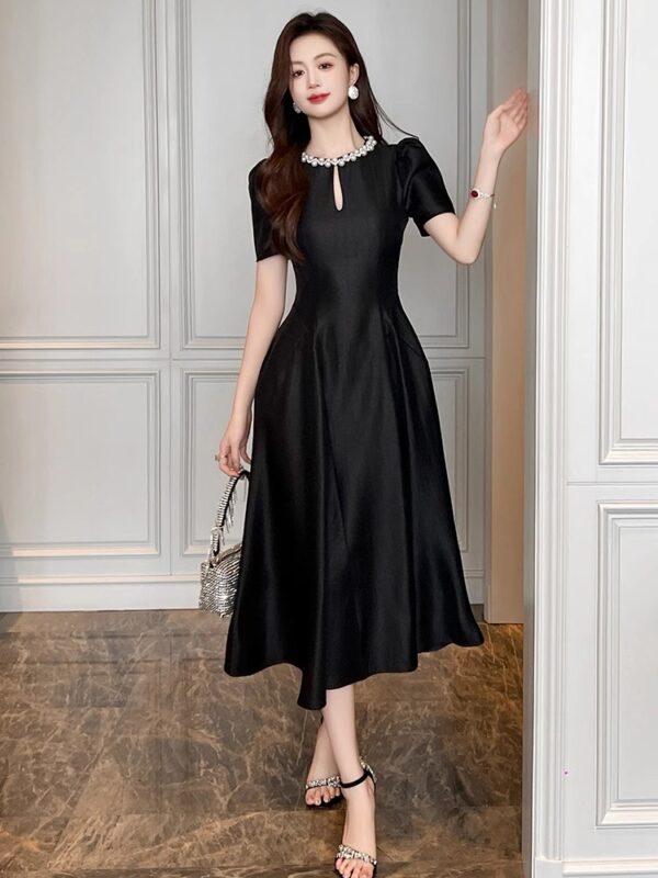 European station dress for women in summer new light luxury high-end feel waist-hugging and slimming temperament big hem skirt pearl round neck - Image 5