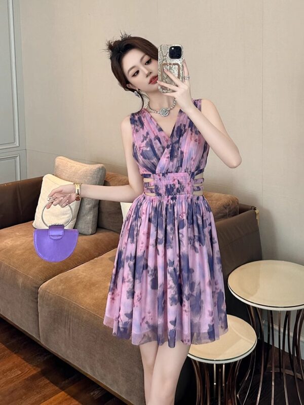 French V-neck sleeveless A-line dress 2025 new women's high-end light luxury seaside vacation style short skirt - Image 5