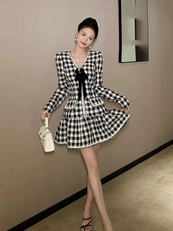 2025 new red plaid wool dress for women in winter temperament, small person with high-end a-line short skirt - Image 5