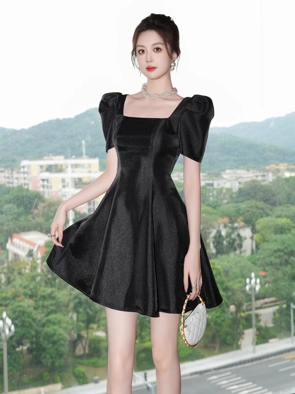 Small tall dress for women with summer square collar A-line waist-hugging puff sleeves Hepburn style high-end temperament small black skirt - Image 5