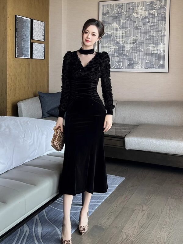 Hepburn style black velvet dress for women in spring 2025 new temperament high-end dress goddess style fish tail skirt - Image 6
