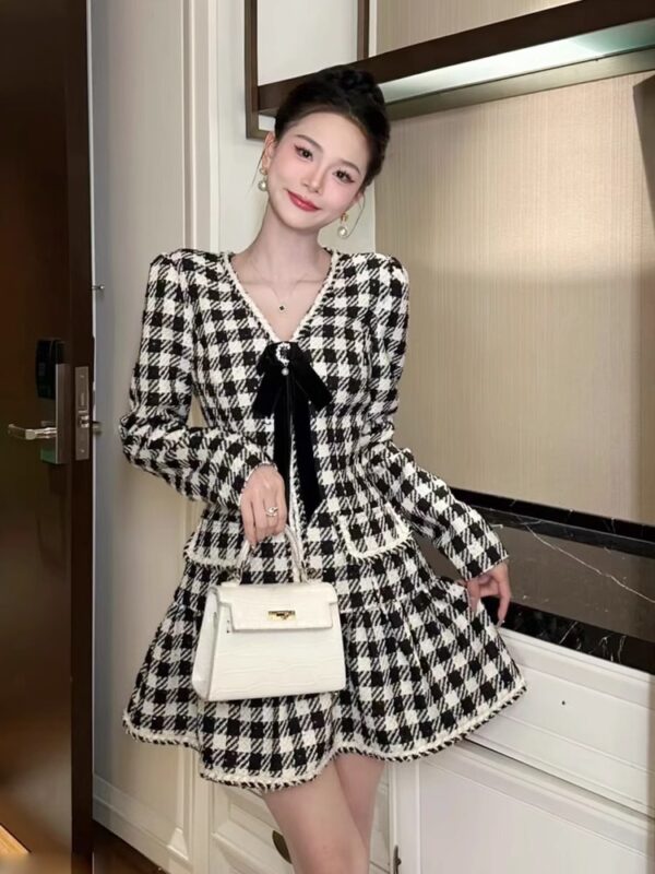 2025 new red plaid wool dress for women in winter temperament, small person with high-end a-line short skirt - Image 6