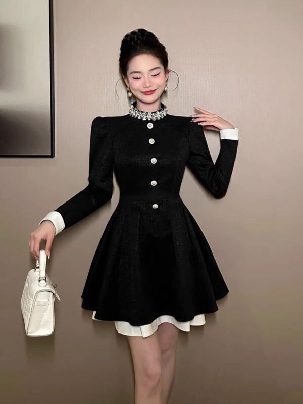 European station small dress for women in spring Hepburn style high-end black short skirt waist-hugging birthday dress