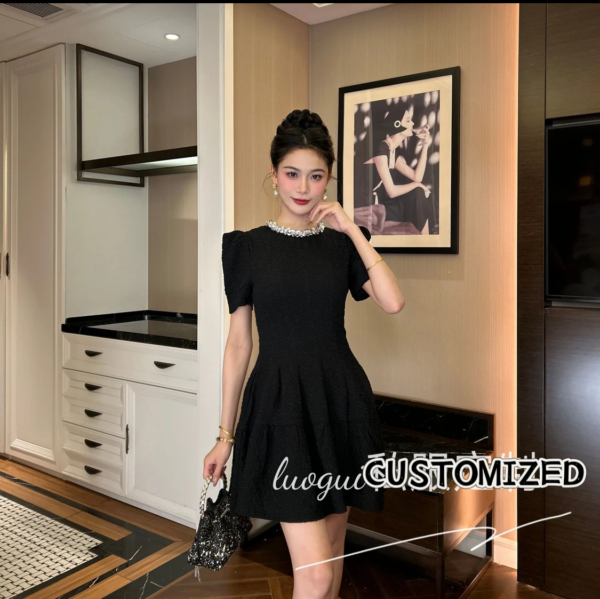 wears  dress for women in summer new temperament puff sleeves waist-hugging and slimming A-line princess skirt - Image 2